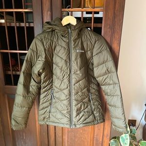 Columbia womens hooded puffer jacket